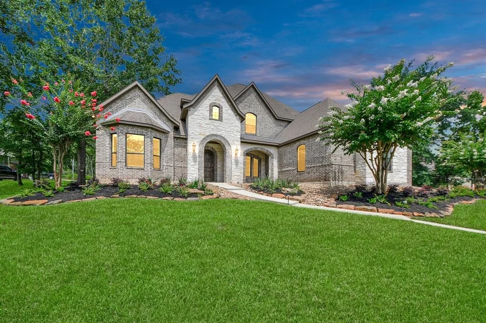 Unit for sale at 251 Lakeside Hills Drive, Montgomery, TX 77316