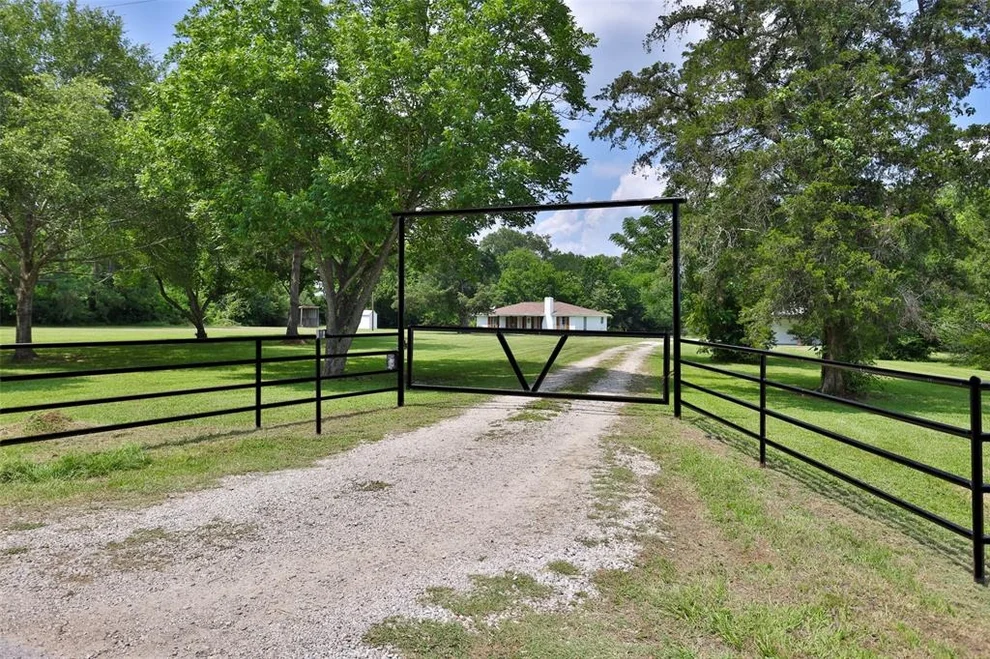 Unit for sale at 1137 Jones Road, New Waverly, TX 77358