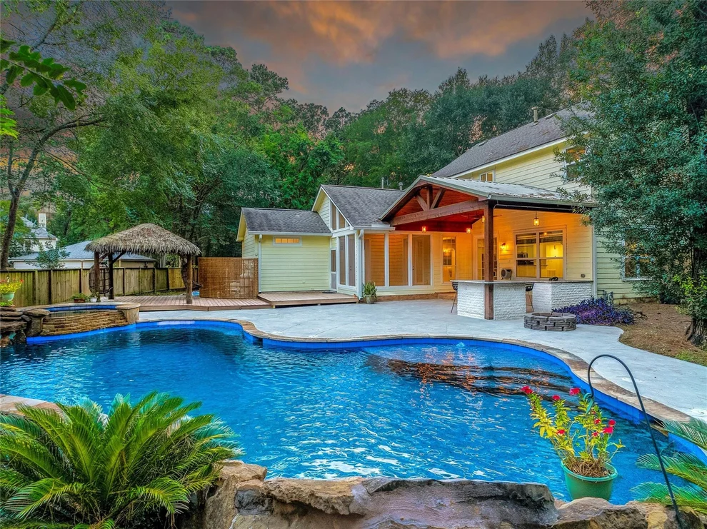 Unit for sale at 255 S Crimson Clover Court, The Woodlands, TX 77381