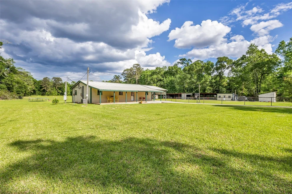 Unit for sale at 7476 S Fork Drive, Conroe, TX 77303