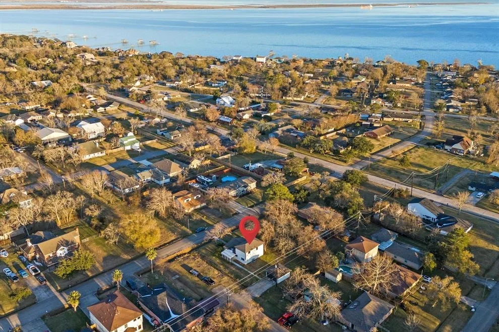 Unit for sale at 502 S Holmes Street, La Porte, TX 77571