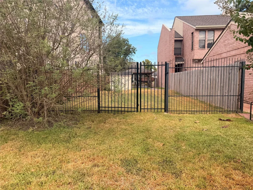 Unit for sale at 721 Paradise Lane, Montgomery, TX 77356