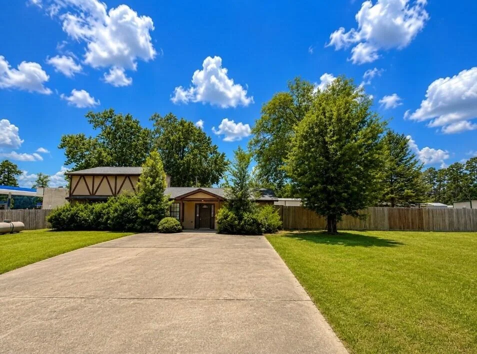 Unit for sale at 29607 Highland Boulevard, Magnolia, TX 77354