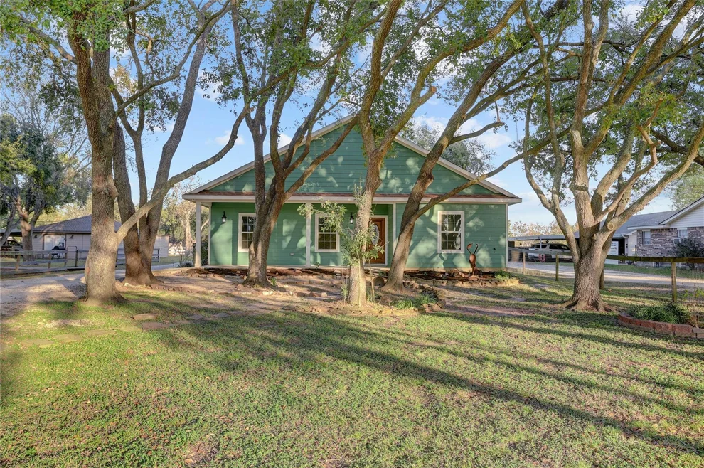 Unit for sale at 2075 Lomax School Road, La Porte, TX 77571