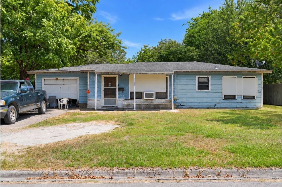Unit for sale at 1406 Algee Street, Port Lavaca, TX 77979