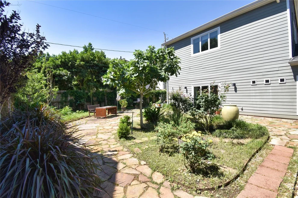 Unit for sale at 4531 Palmetto Street, Bellaire, TX 77401