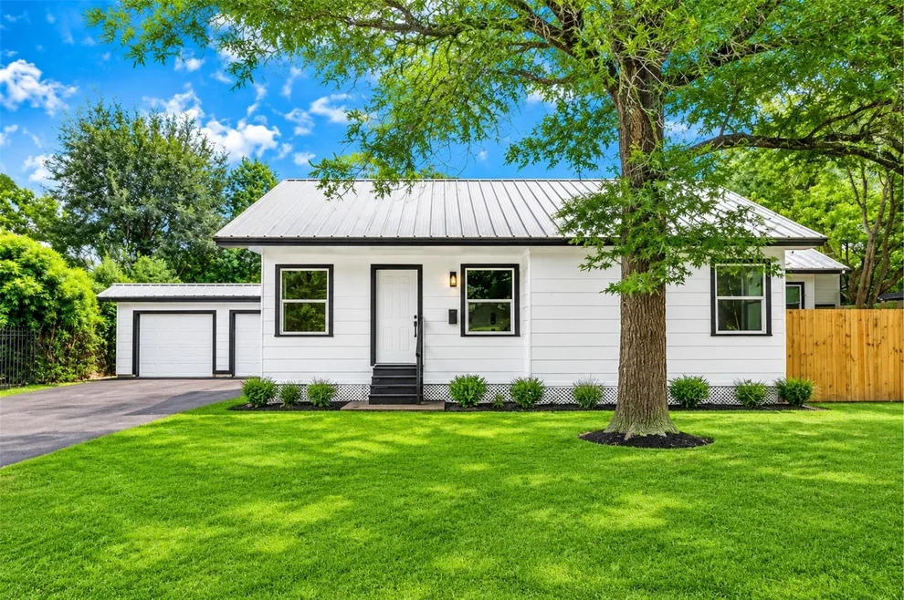 Unit for sale at 1202 N Roberson Street, Conroe, TX 77301