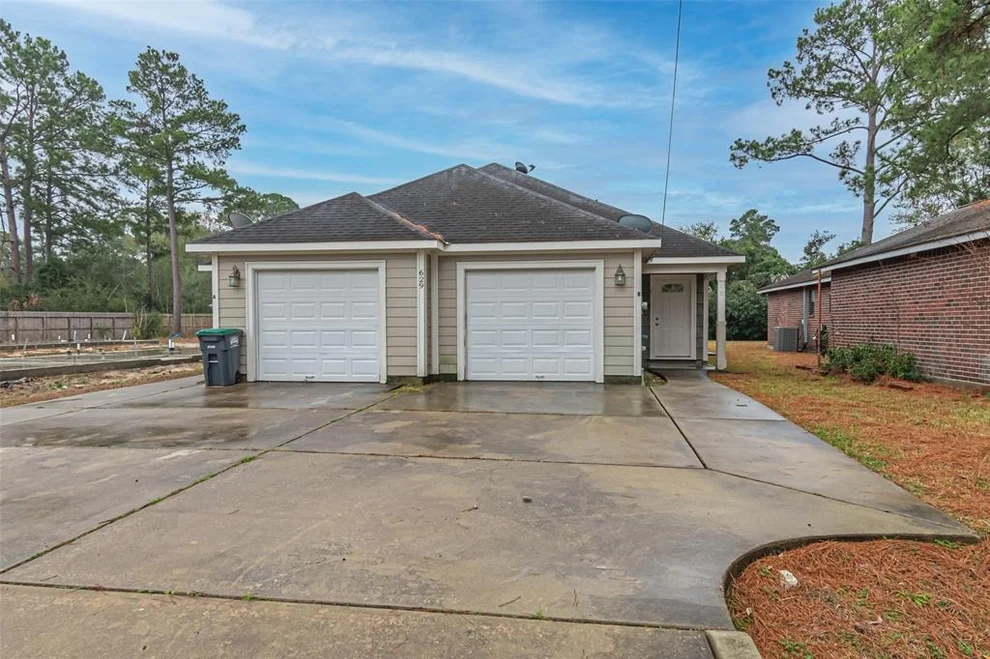 Unit for sale at 629 Carrell Street, Tomball, TX 77375