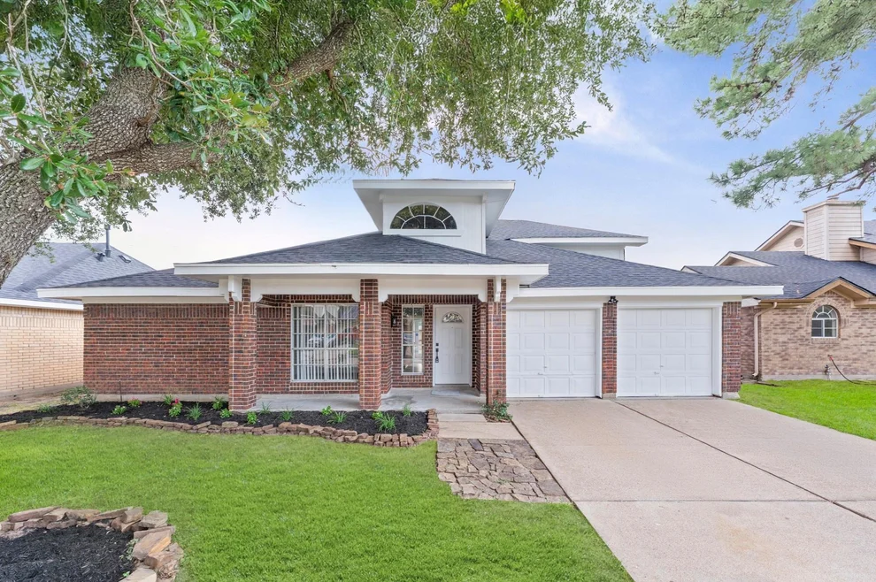 Unit for sale at 17527 Hamilwood Drive, Houston, TX 77095