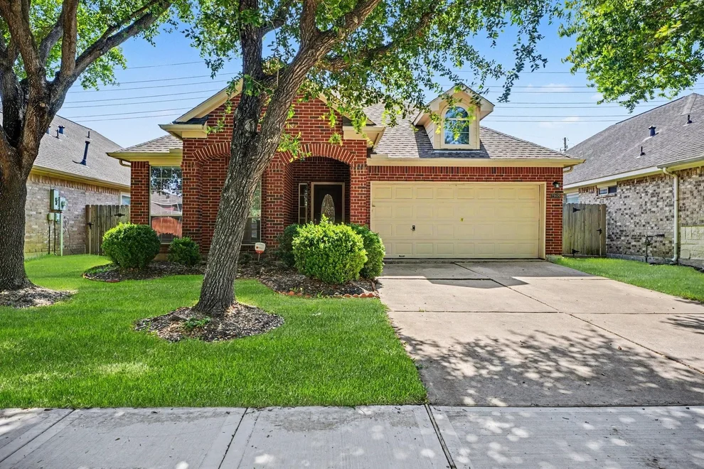 Unit for sale at 2809 Morning Brook Way, Pearland, TX 77584