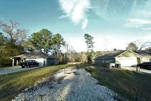 Unit for sale at 13 Sunny Hill Drive, Huntsville, TX 77340