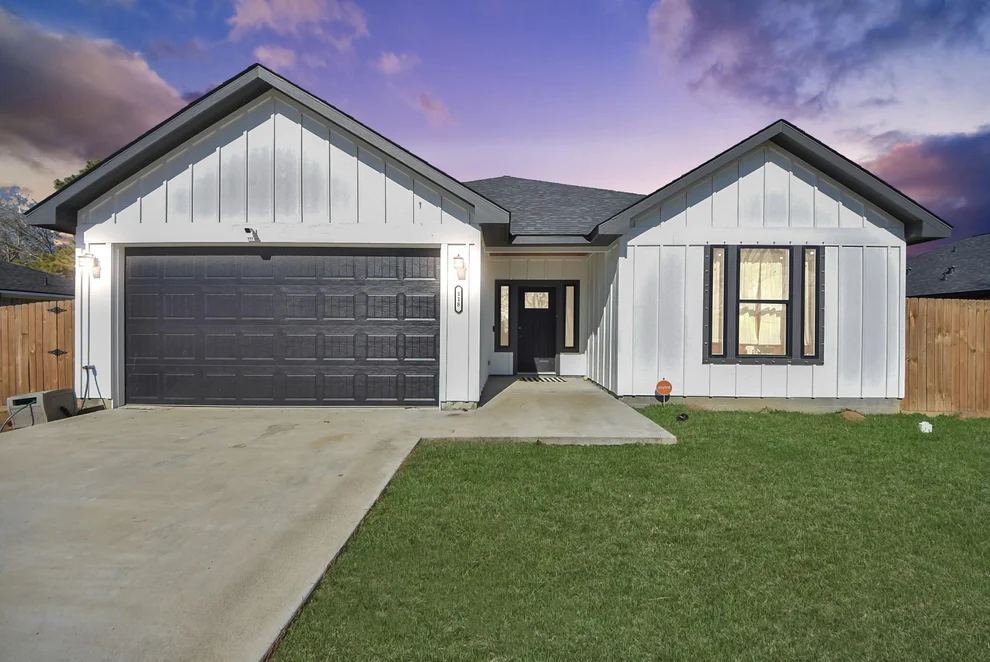 Unit for sale at 118 Nelson Road, Anahuac, TX 77514