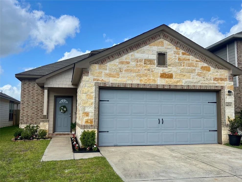 Unit for sale at 14211 Grand Hills Drive, Conroe, TX 77303