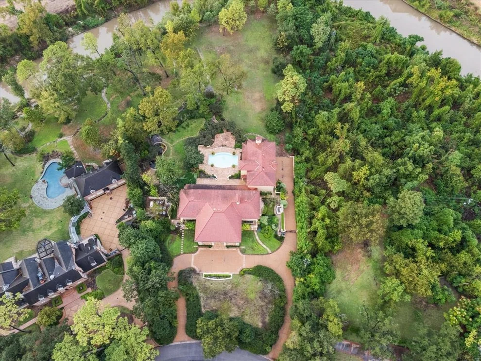 Unit for sale at 6 Shadder Way, Houston, TX 77019