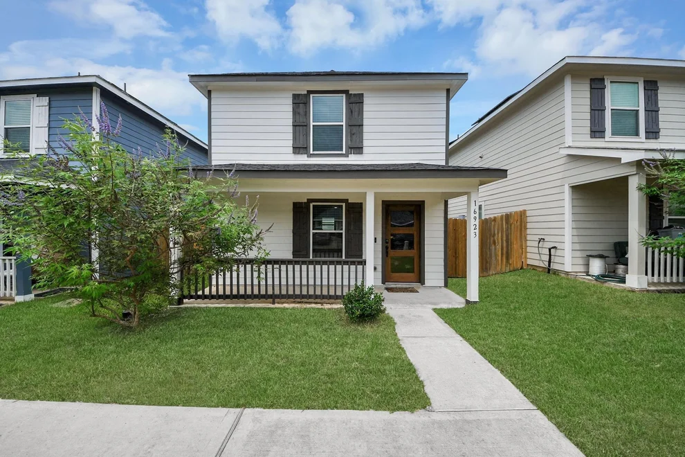 Unit for sale at 16923 Marie Village Drive, Conroe, TX 77306