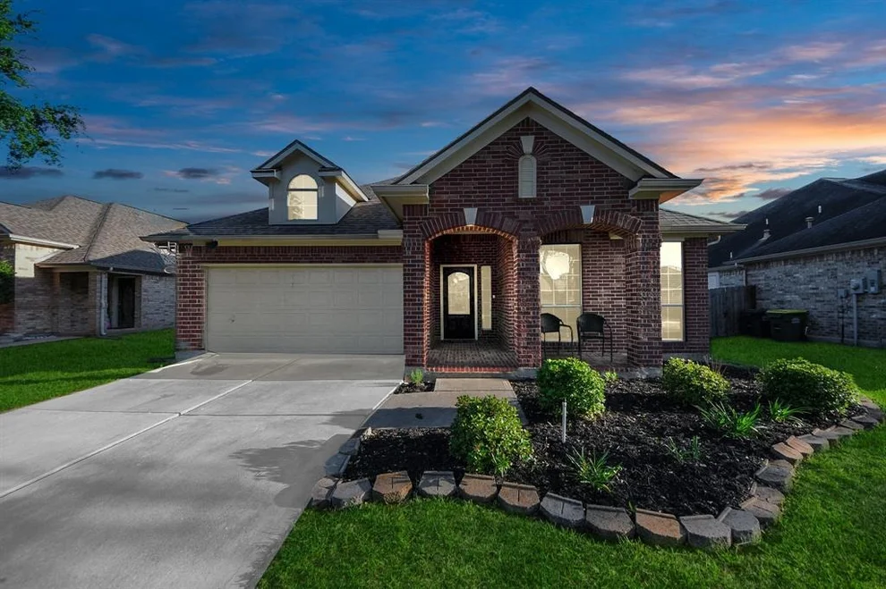 Unit for sale at 3421 Highland Point Lane, Pearland, TX 77581