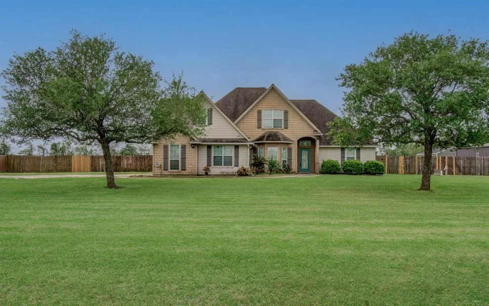 Unit for sale at 14711 Quail Ridge Road, Danbury, TX 77534