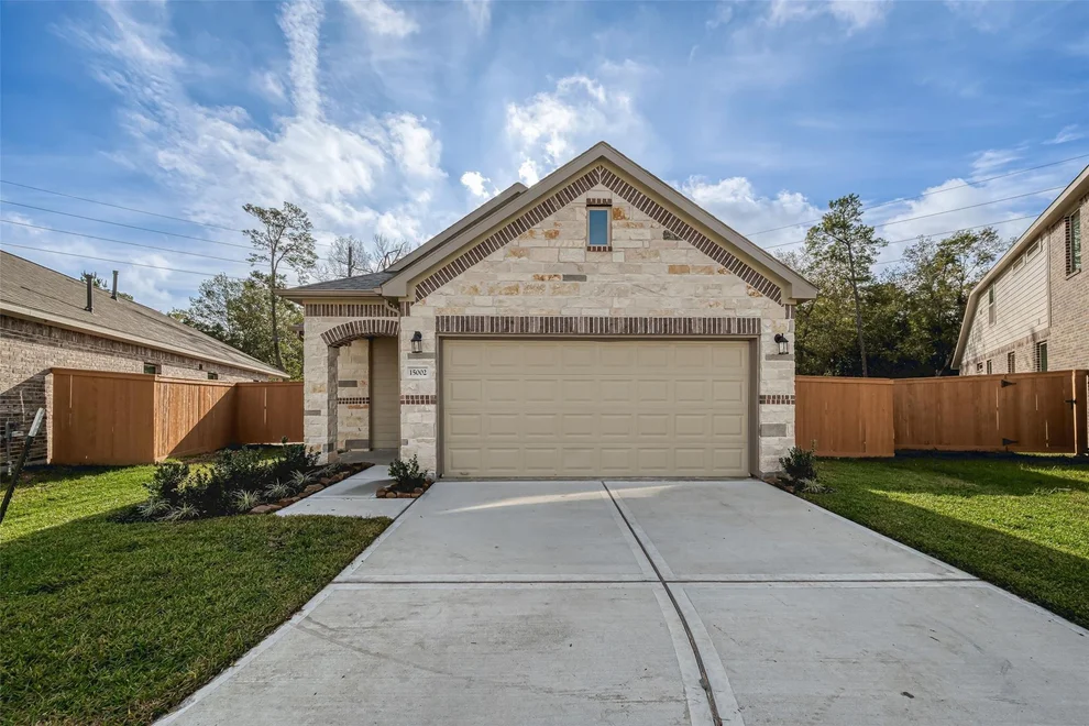 Unit for sale at 2810 Rockwood Drive, Iowa Colony, TX 77583