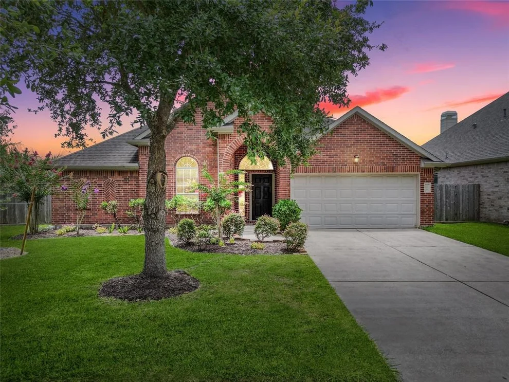 Unit for sale at 866 Pebblebank Lane, League City, TX 77573