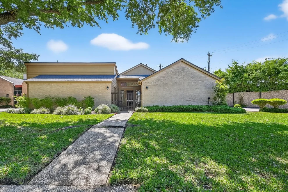 Unit for sale at 310 Power Court, Sugar Land, TX 77478