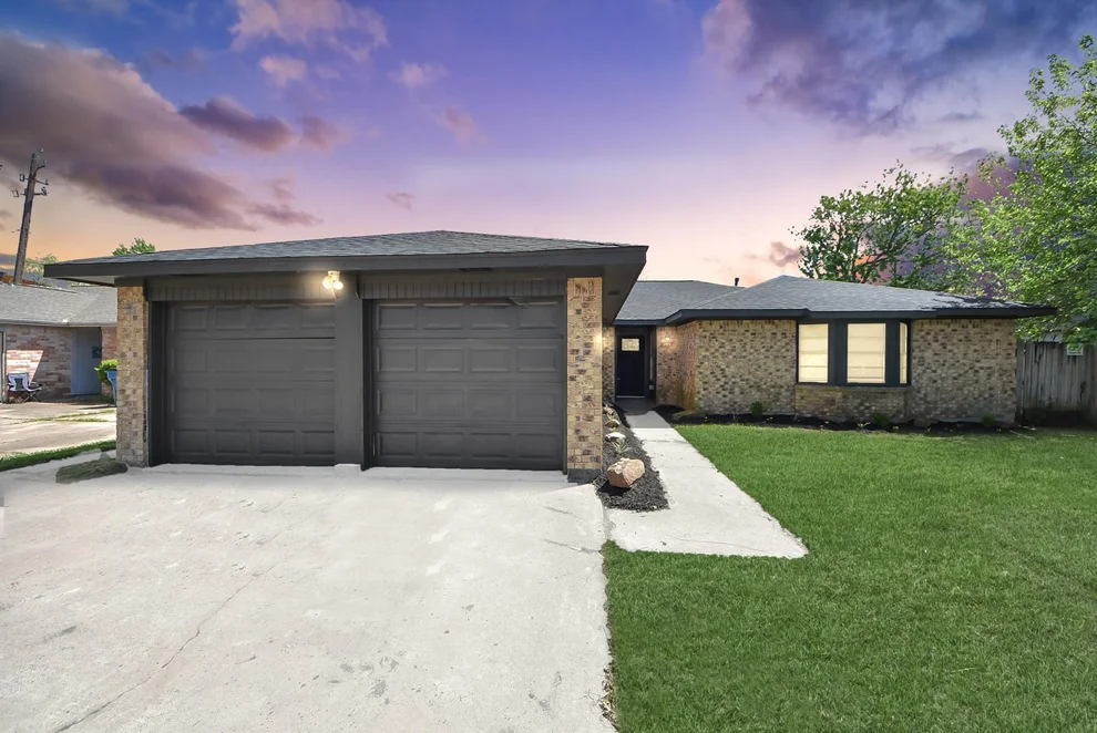 Unit for sale at 205 Cole Street, Webster, TX 77598