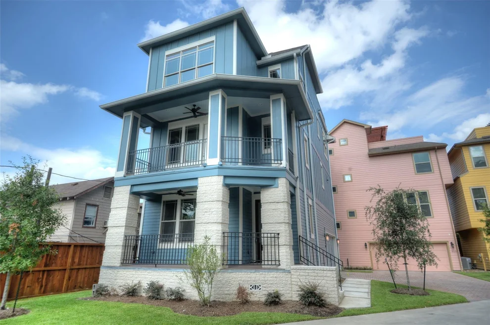Unit for sale at 550 Oxford Street, Houston, TX 77007