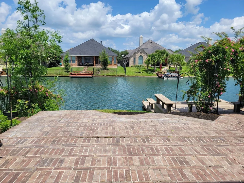Unit for sale at 17922 Harbour Bridge Point Drive, Cypress, TX 77429