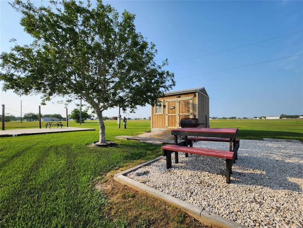 Unit for sale at 100 Indigo Drive, Palacios, TX 77465