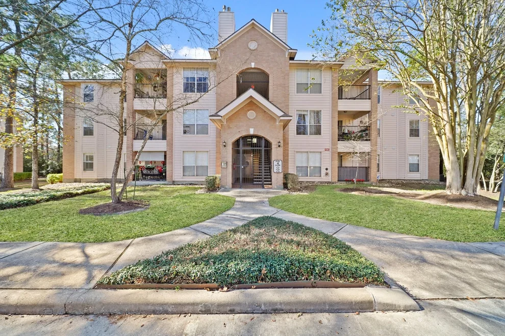 Unit for sale at 8051 Bay Branch Drive, The Woodlands, TX 77382