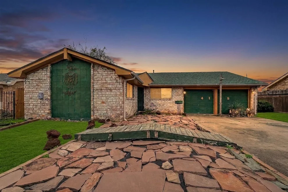 Unit for sale at 4115 Dalmatian Drive, Houston, TX 77045