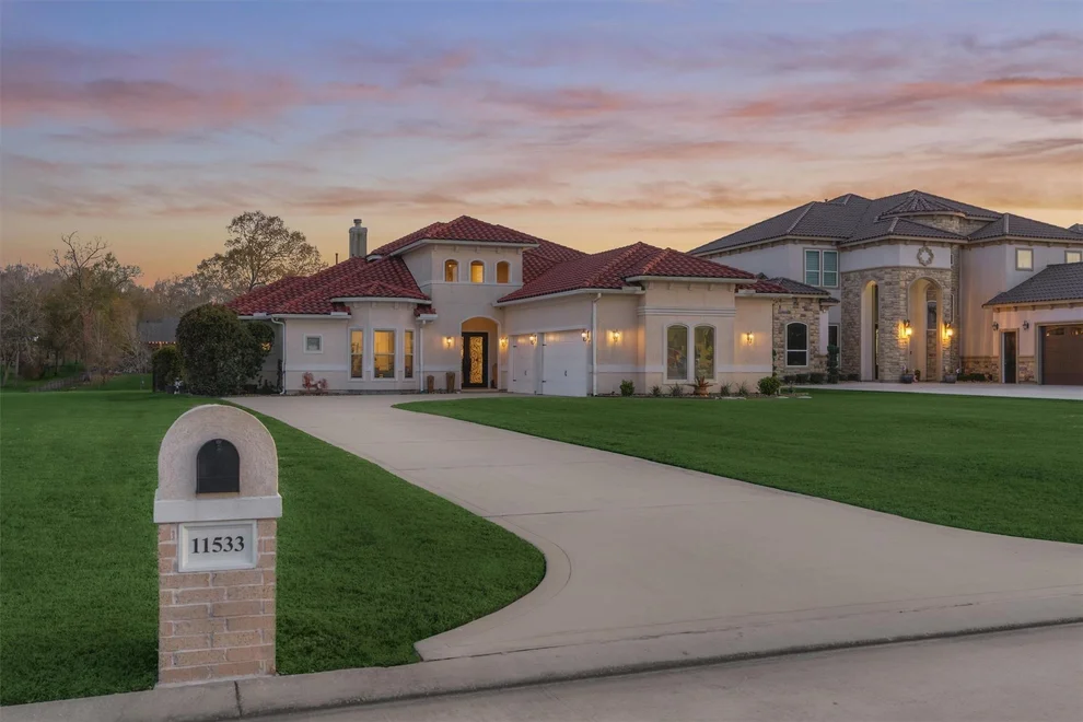 Unit for sale at 11533 Renaissance Drive, Montgomery, TX 77356