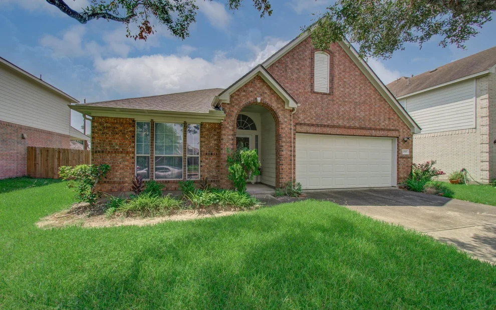 Unit for sale at 1519 Mustang Xing, Missouri City, TX 77459