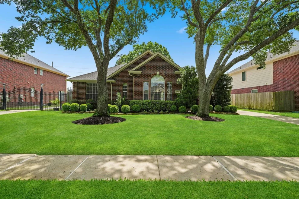 Unit for sale at 5718 Pebble Bank Lane, Houston, TX 77041