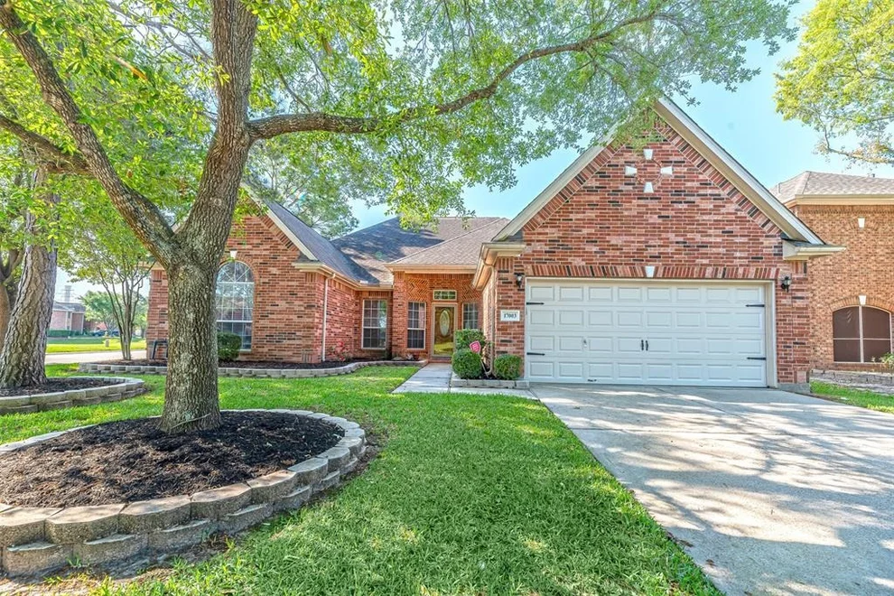 Unit for sale at 17003 Nautical Pointe Lane, Houston, TX 77095