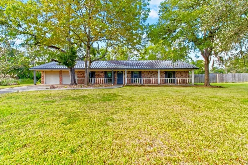 Unit for sale at 6930 S Oak Bend Drive, Alvin, TX 77511