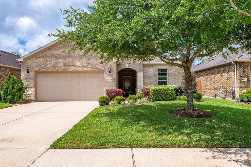 Unit for sale at 663 Tenuta Lane, League City, TX 77573