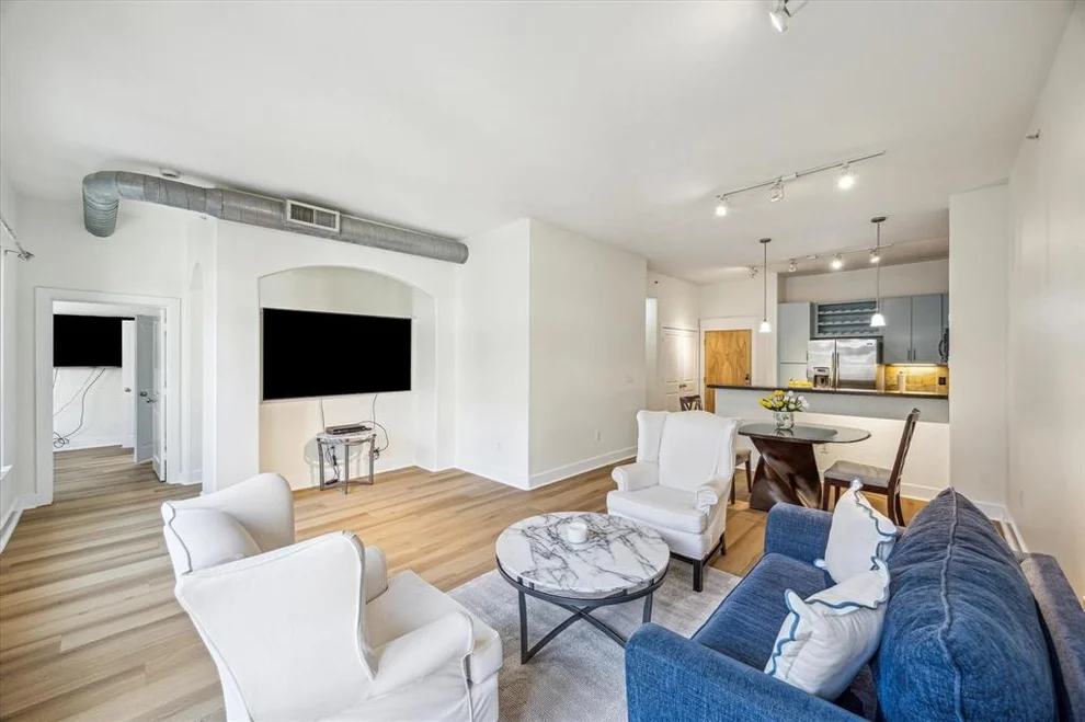 Unit for sale at 1901 Post Oak Boulevard, Houston, TX 77056