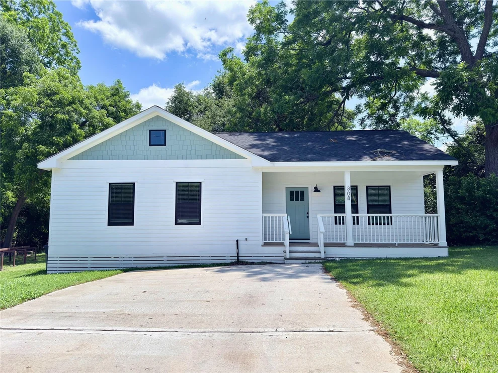 Unit for sale at 308 Lois Wright Circle, Brenham, TX 77833