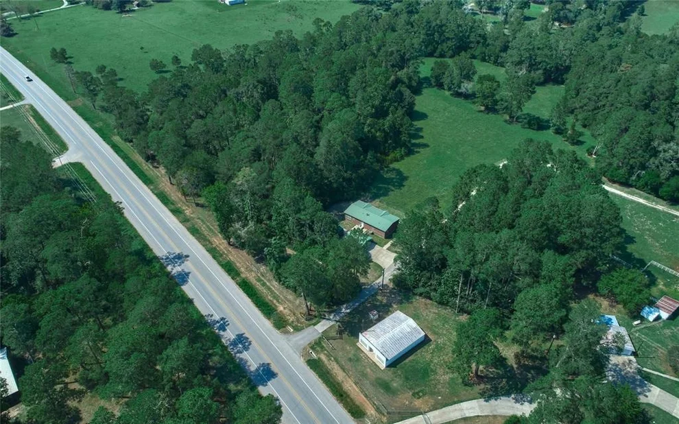 Unit for sale at 717 State Hwy 150 W, Willis, TX 77378