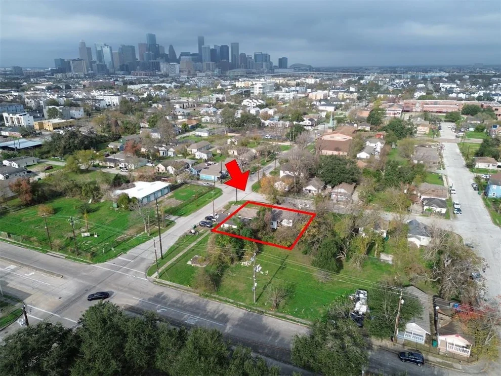Unit for sale at 3703 Live Oak Street, Houston, TX 77004
