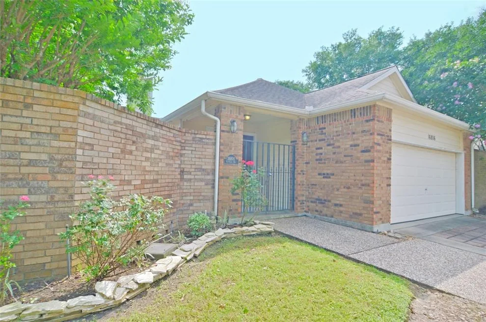 Unit for sale at 16806 Ashmoor Way, Houston, TX 77058