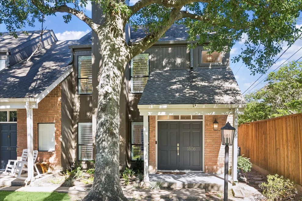 Unit for sale at 701 Bering Drive, Houston, TX 77057