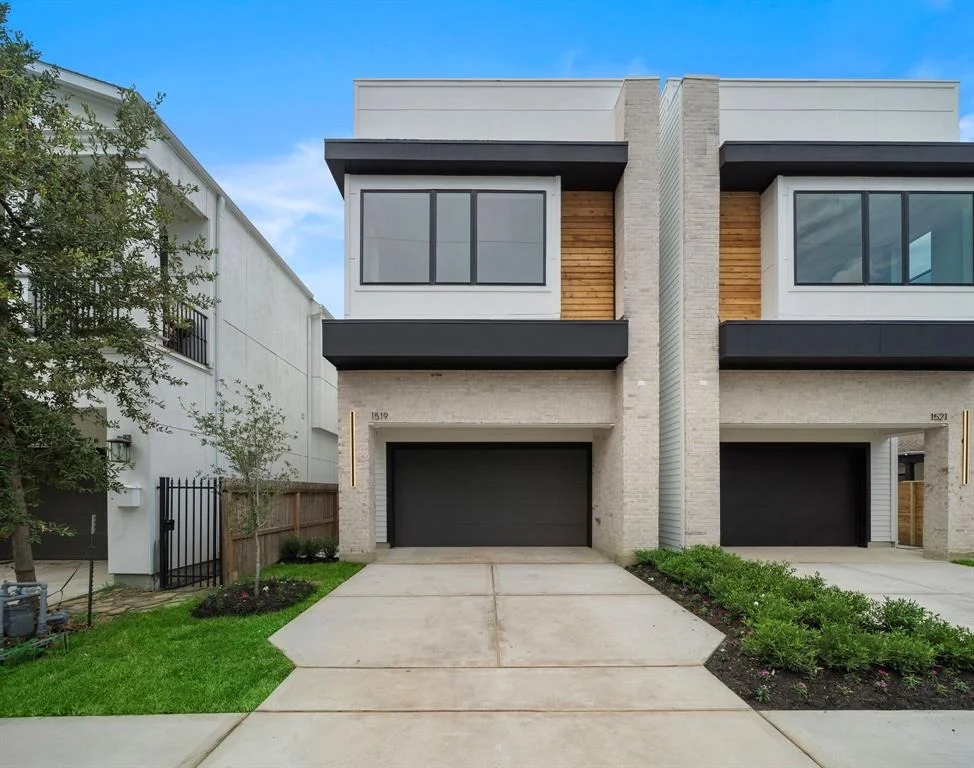 Unit for sale at 834 W 19th Street, Houston, TX 77008