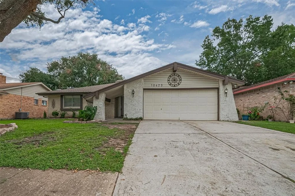 Unit for sale at 10423 Rancho Bernardo Lane, Sugar Land, TX 77498