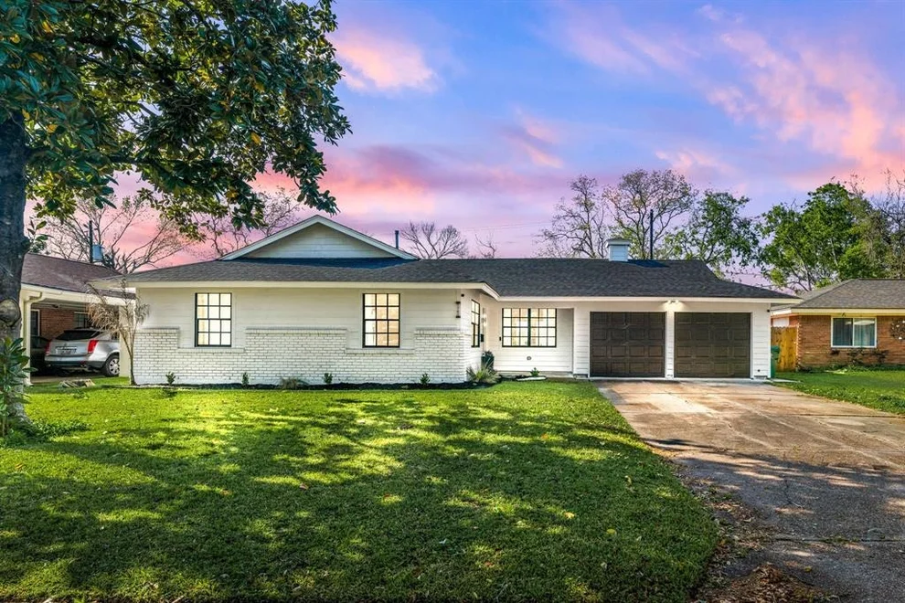 Unit for sale at 5762 Heron Drive, Houston, TX 77033