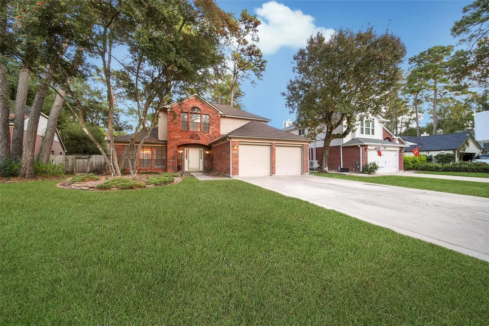 Unit for sale at 34 Village Knoll Place, The Woodlands, TX 77381