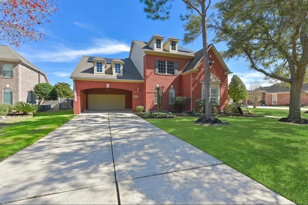 Unit for sale at 2903 Harvest Hill Drive, Friendswood, TX 77546