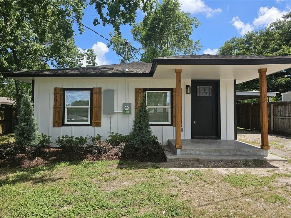 Unit for sale at 708 Cemetary Road, Angleton, TX 77515