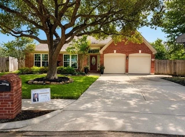 Unit for sale at 15418 Park Glen Drive, Sugar Land, TX 77498