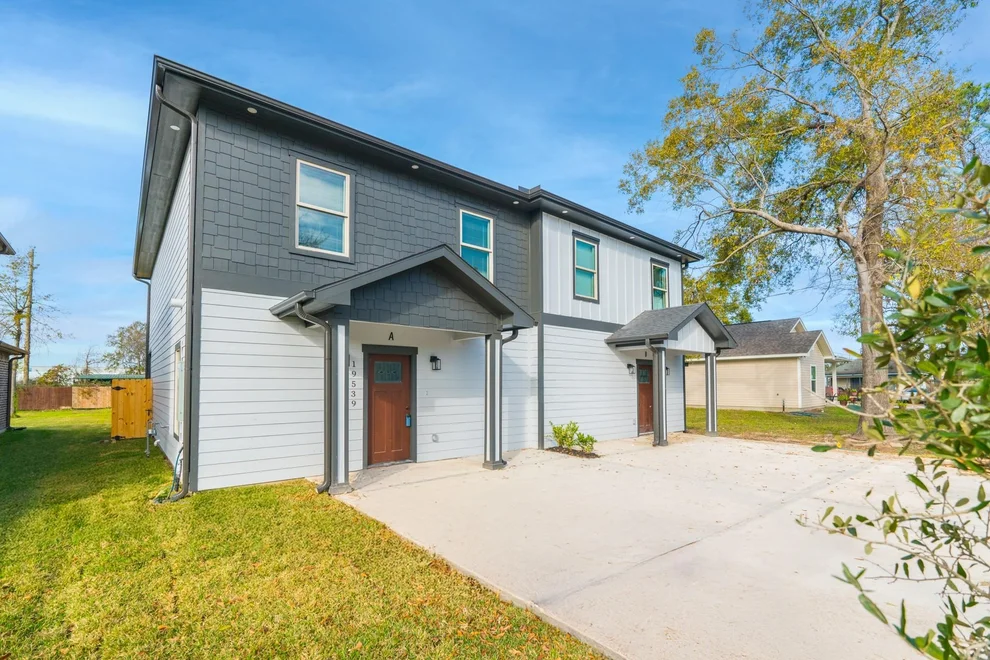 Unit for sale at 19539 Dunbar Avenue, Houston, TX 77338